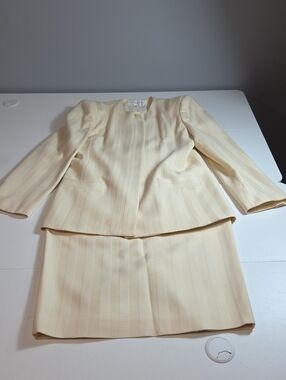 Vintage 80s Christian Dior 100% Pure Wool Cream Skirt Suit Set Size 8